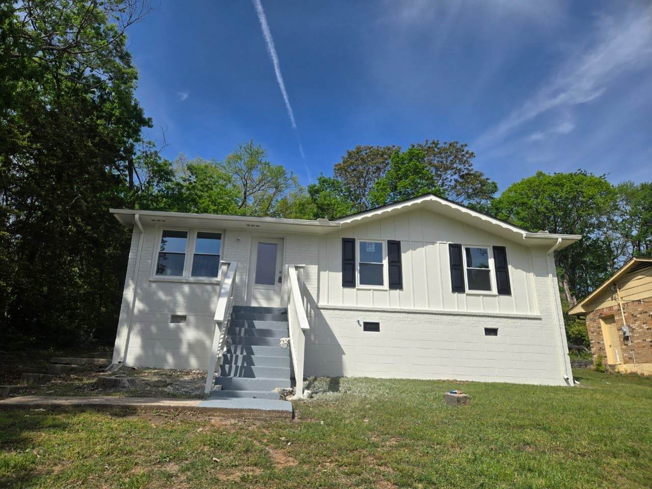 2316 Woodridge Dr - Photo 1