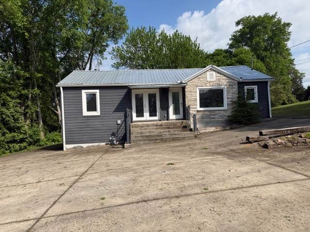 1210 Nashville Pike - Photo 1