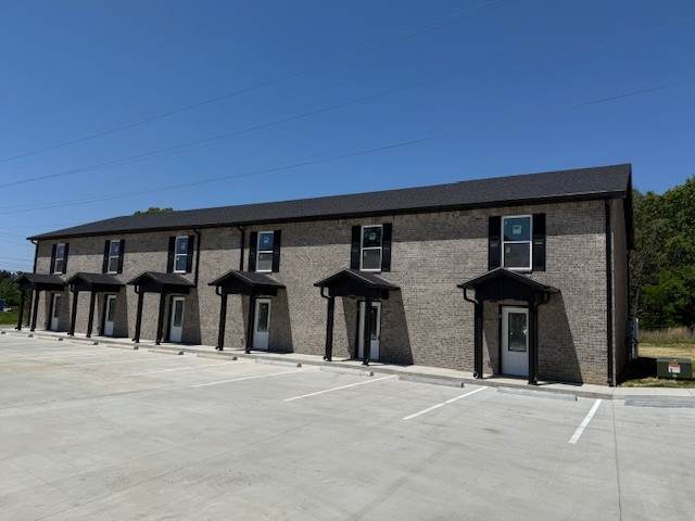 740 Kings Ln - Photo 1