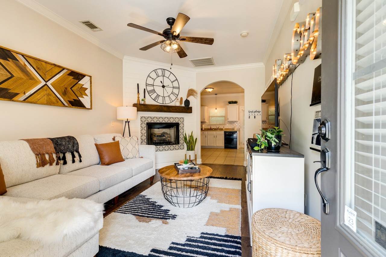 1122 Woodbury Falls Ct - Photo 1