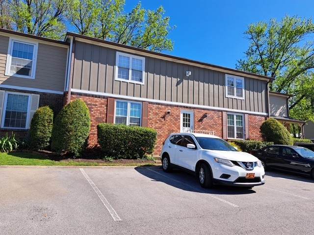 924 Coarsey Dr - Photo 1