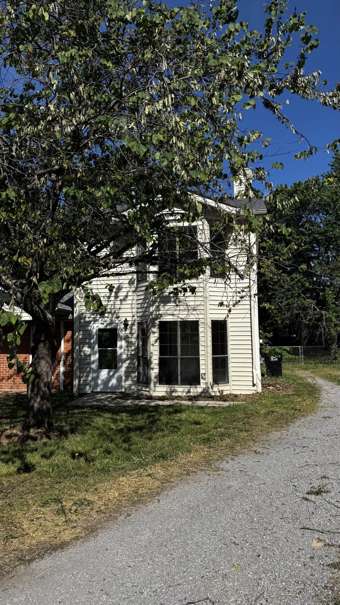 https://bt-photos.global.ssl.fastly.net/nashville/orig_boomver_1_RTC3185022-1.jpg