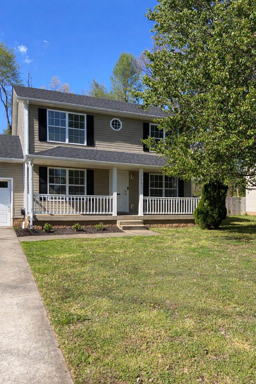 1405 Addison Dr - Photo 1