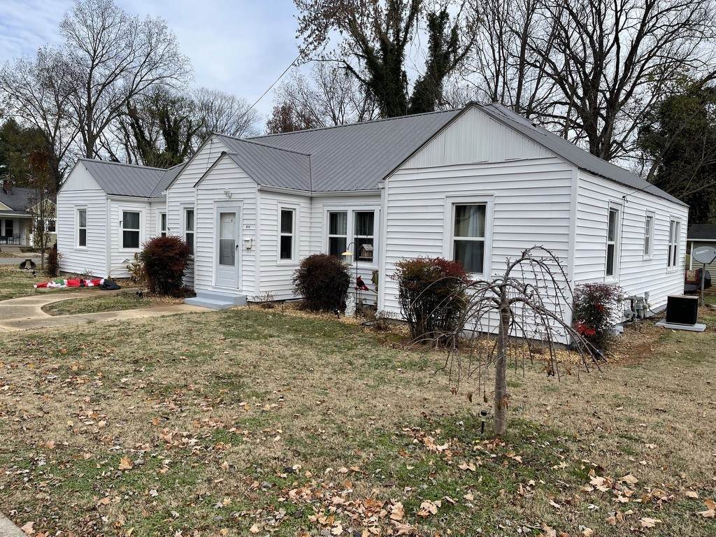 810 N High St - Photo 1