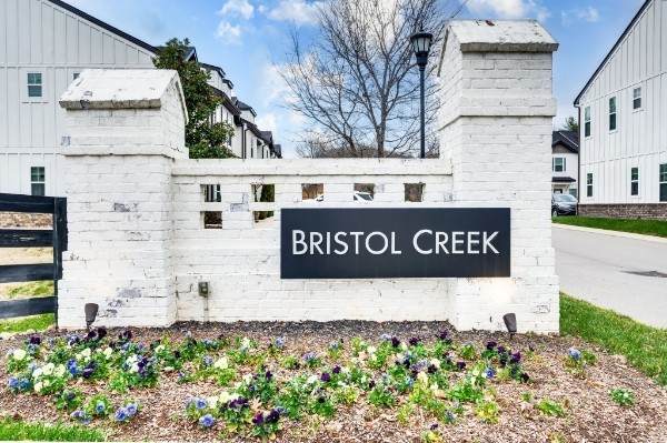 605 Bristol Creek Dr - Photo 1