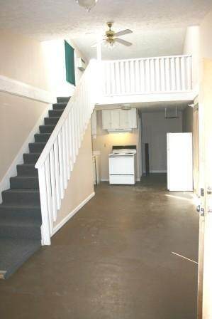 831 N Spring St - Photo 1