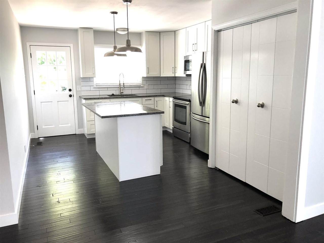 328 Rosebank Ave - Photo 1