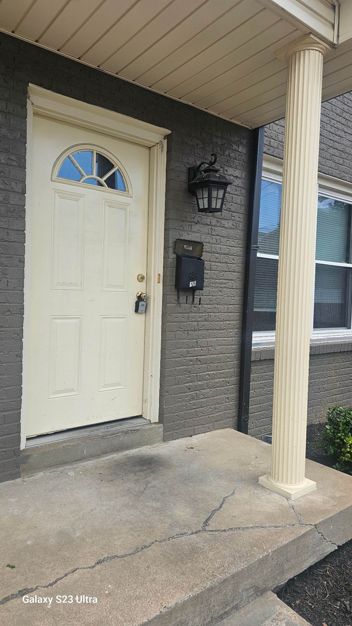 610 Commerce St - Photo 1