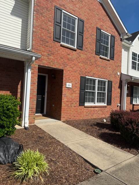 1026 Wolves Den Pl - Photo 1
