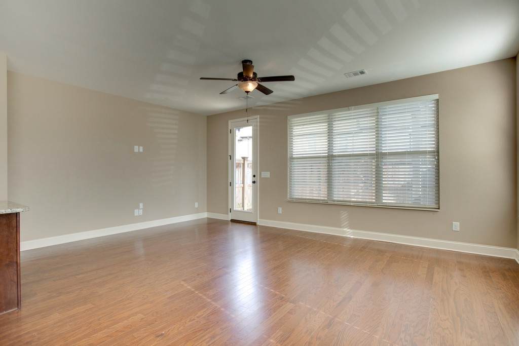 https://bt-photos.global.ssl.fastly.net/nashville/orig_boomver_1_RTC3214075-1.jpg