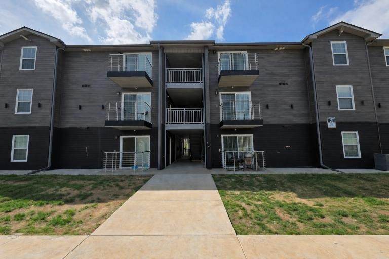 543 Peachers Mill Rd - Photo 1