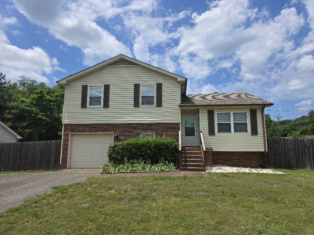 135 Grenadier Dr - Photo 1