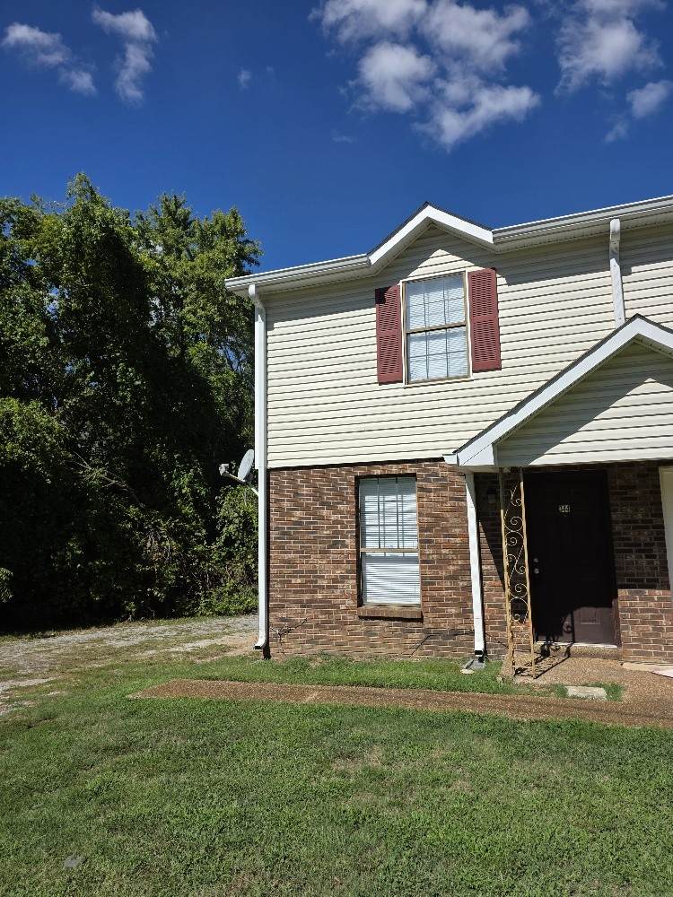346 E Webster Ave - Photo 1