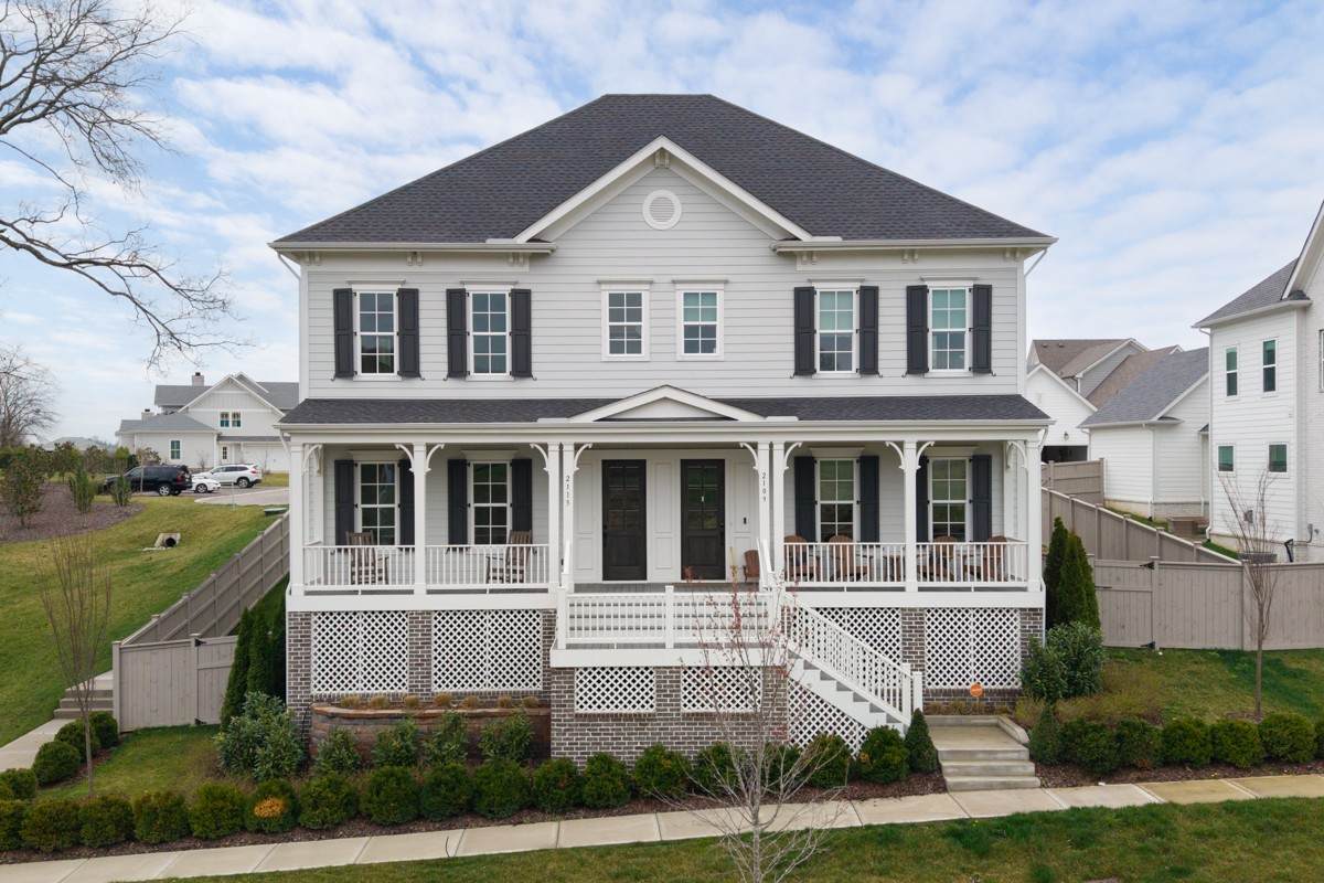 2115 Hollydale Aly - Photo 1