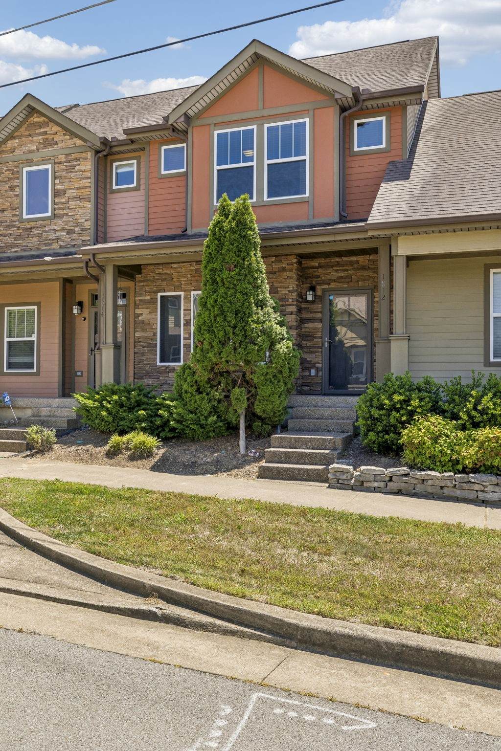 1812 Isabelle Ct - Photo 1