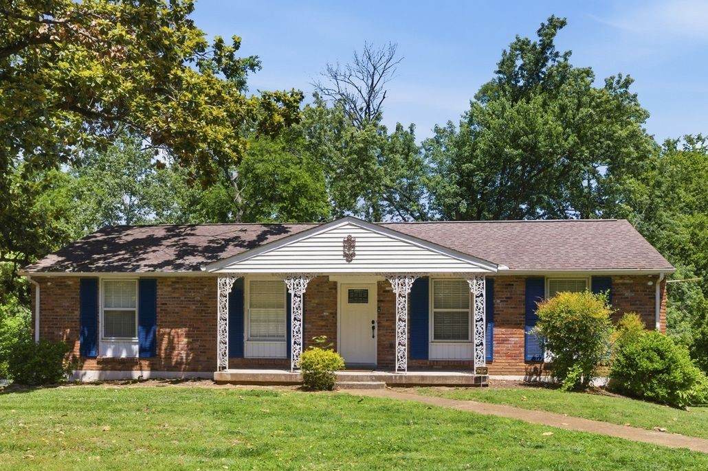 340 Lynn Dr - Photo 1
