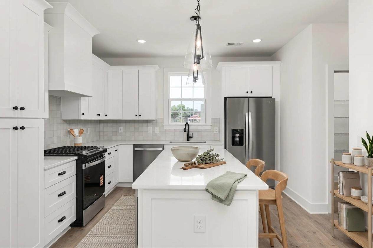 504 Edwin St - Photo 1