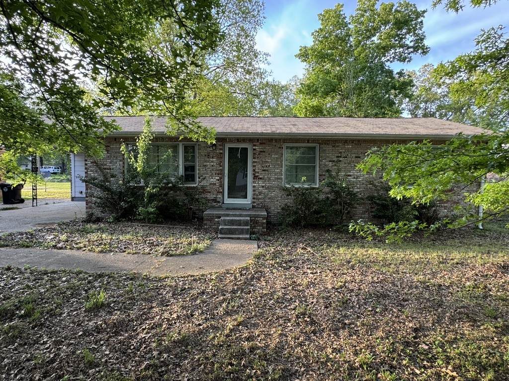 479 Carman Ave - Photo 1