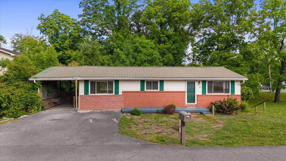 1665 Harle Avenue - Photo 1
