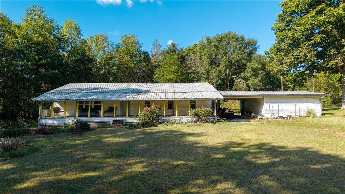 389 Friendship Lane - Photo 1