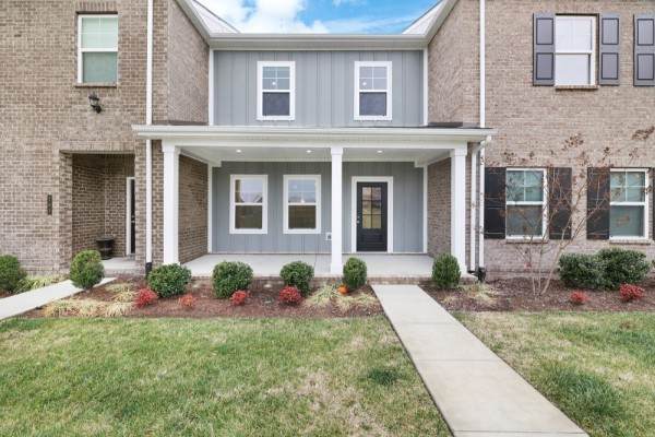 779 Coburg St - Photo 1