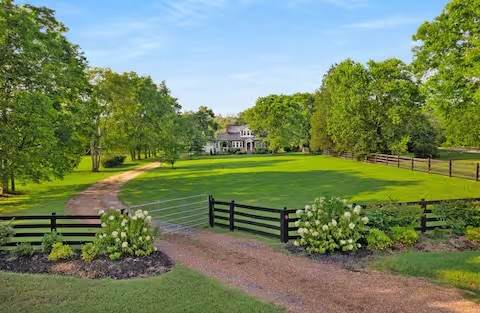 https://bt-photos.global.ssl.fastly.net/nashville/orig_boomver_1_RTC3224846-1.jpg