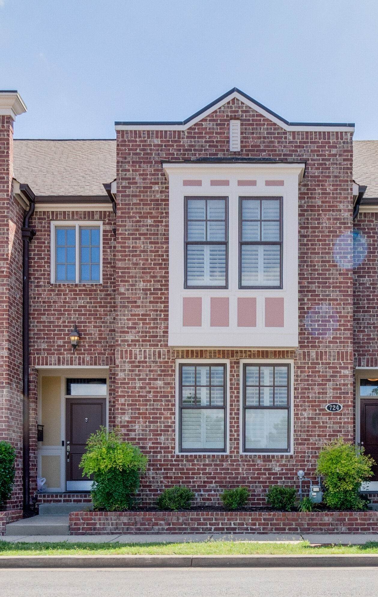 724 4th Avenue North - Photo 1