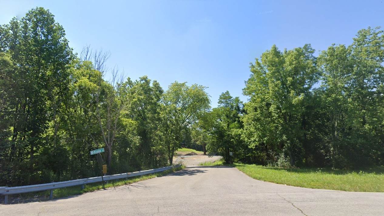 2111 Meadow Ln - Photo 1