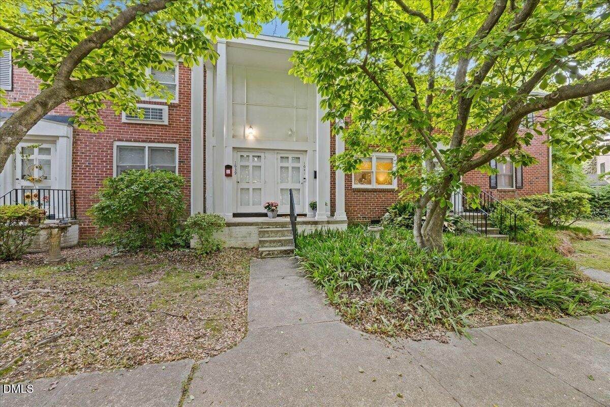 1641 Sutton Dr - Photo 1