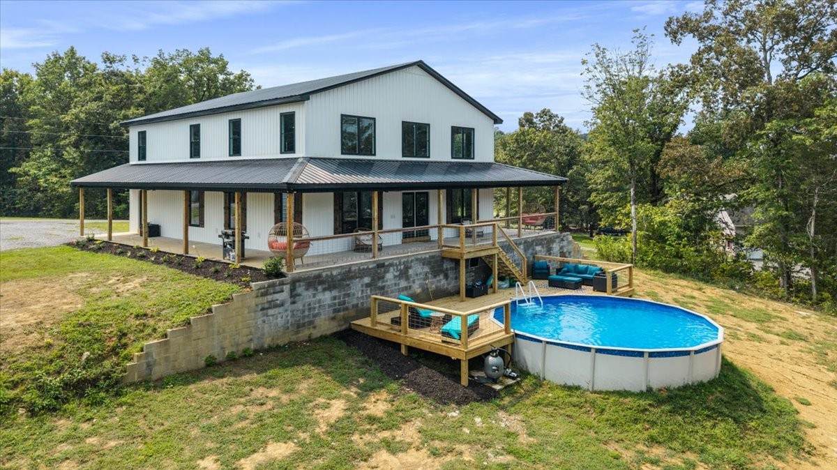 132 Hiwassee Dr - Photo 1