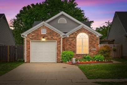 302 Northwind Dr - Photo 1
