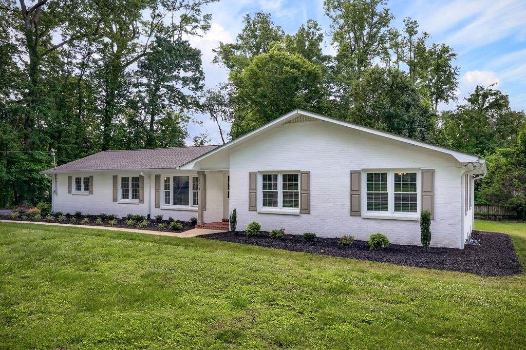 1281 Winterhill Dr - Photo 1