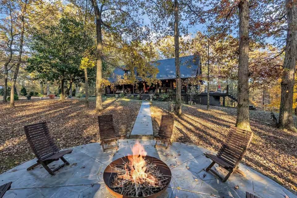 https://bt-photos.global.ssl.fastly.net/nashville/orig_boomver_1_RTC3231954-1.jpg