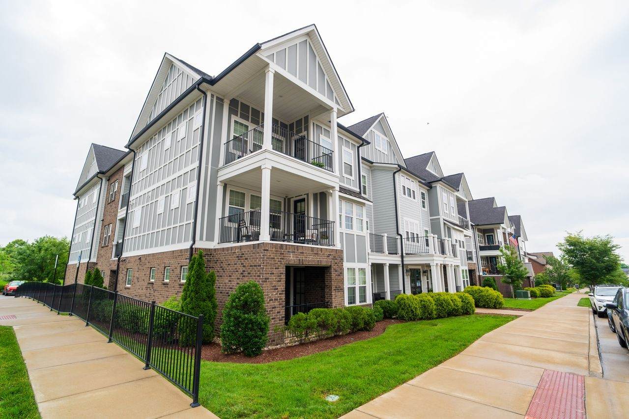 800 Vintage Green Ln - Photo 1
