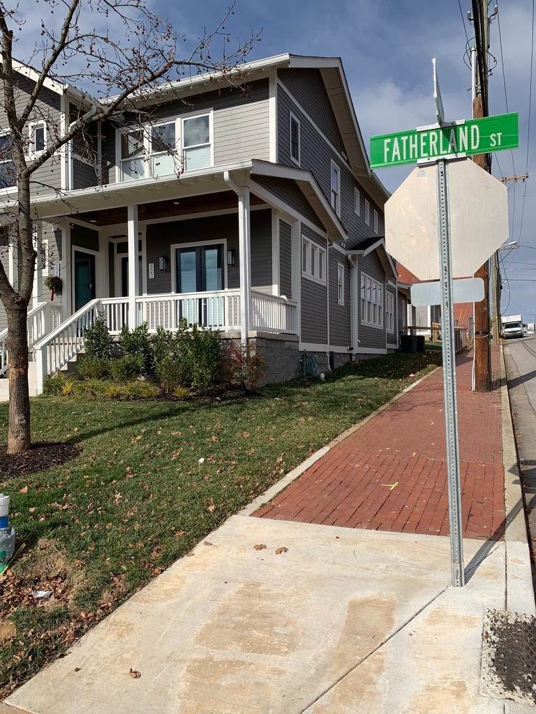 523 Fatherland St - Photo 1