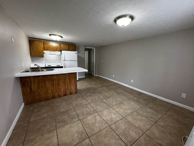 916 Sparta St - Photo 1