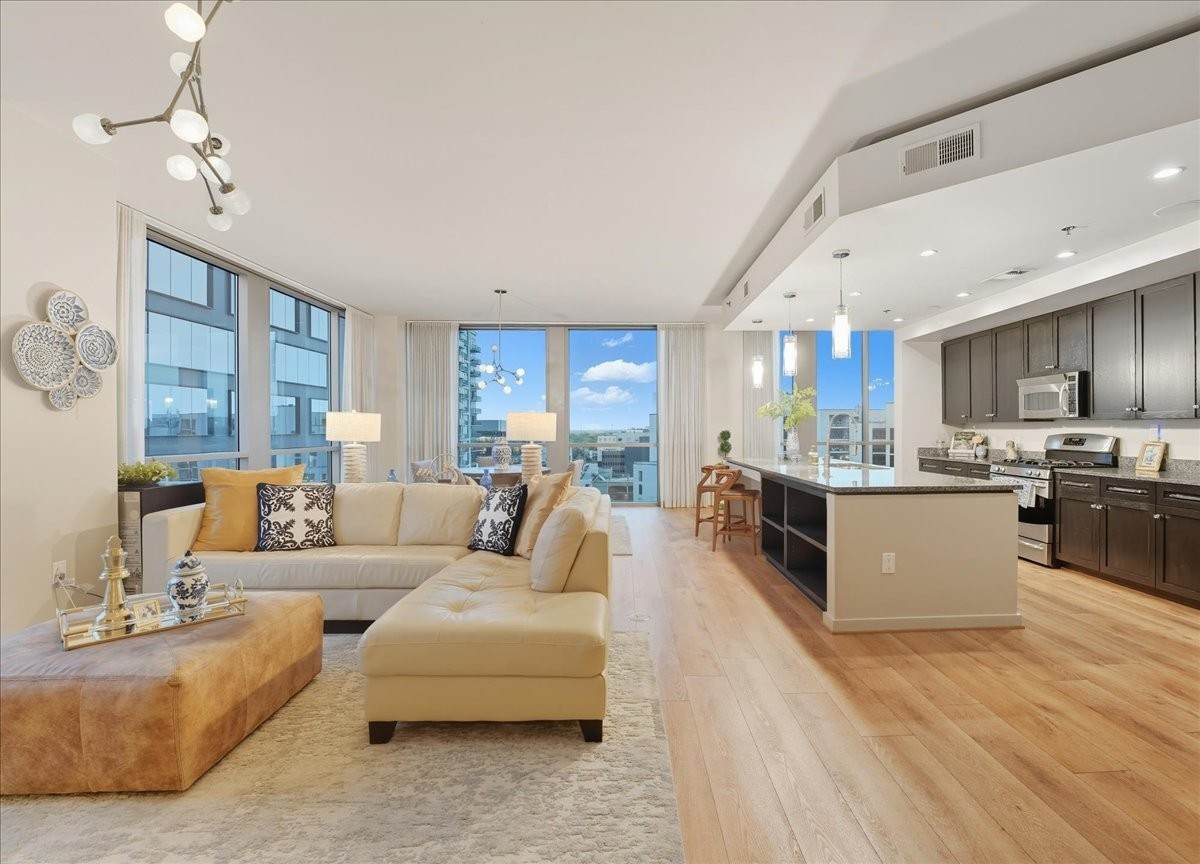 900 20th Ave - Photo 1