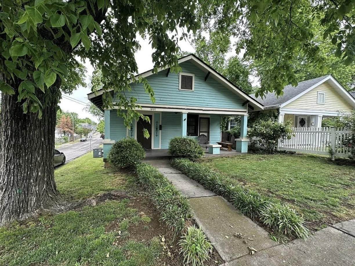 1801A Shelby Ave - Photo 1