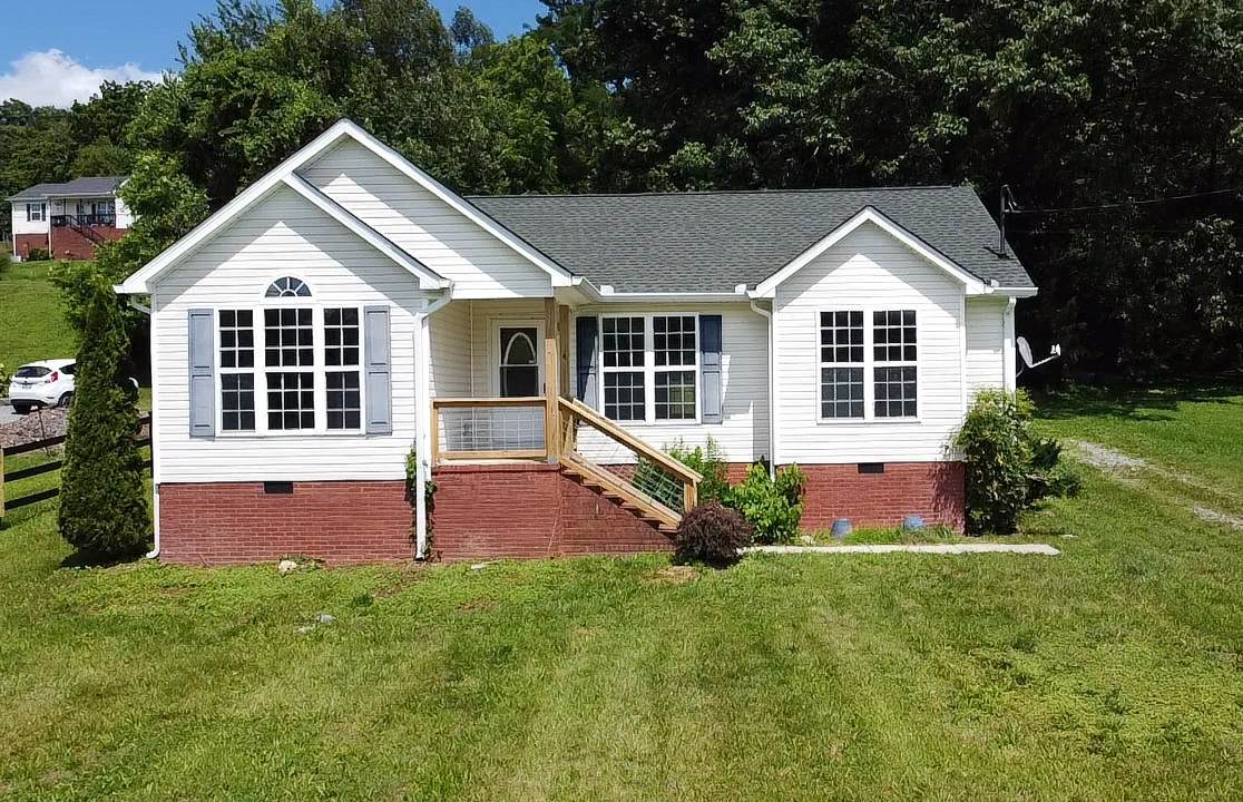 108 Sims Ave - Photo 1