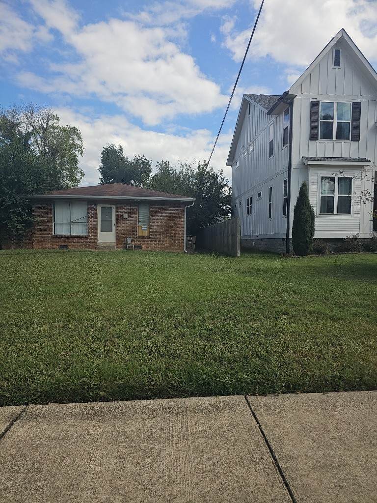 928 30th Ave - Photo 1