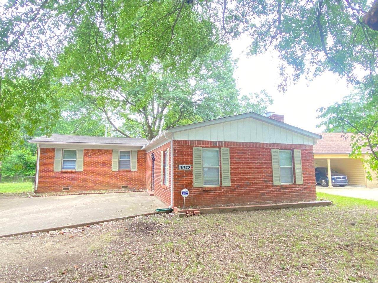 3042 Curtis St - Photo 1