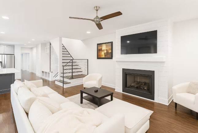 1114B 2nd Ave - Photo 1