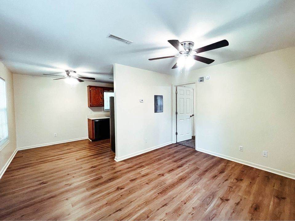 https://bt-photos.global.ssl.fastly.net/nashville/1280_boomver_1_RTC3250494-1.jpg