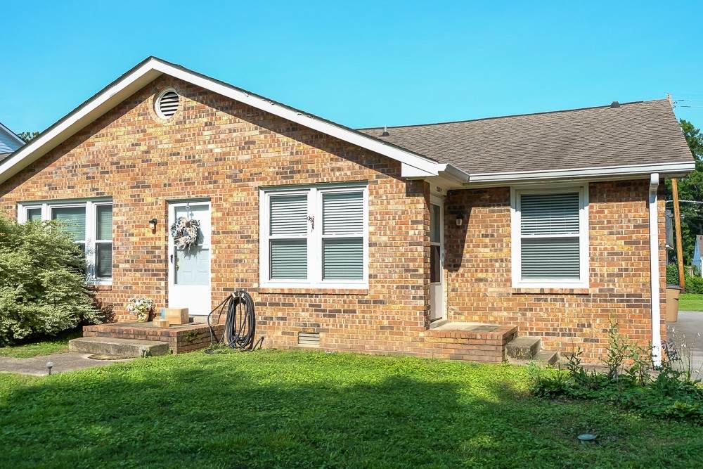 2804 Valley Rd - Photo 1