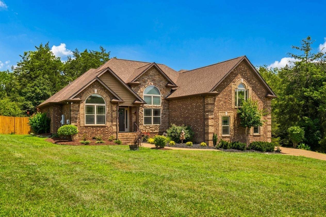 303 Cedar Hollow Ct - Photo 1