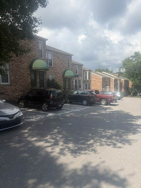 https://bt-photos.global.ssl.fastly.net/nashville/orig_boomver_1_RTC3263375-1.jpg