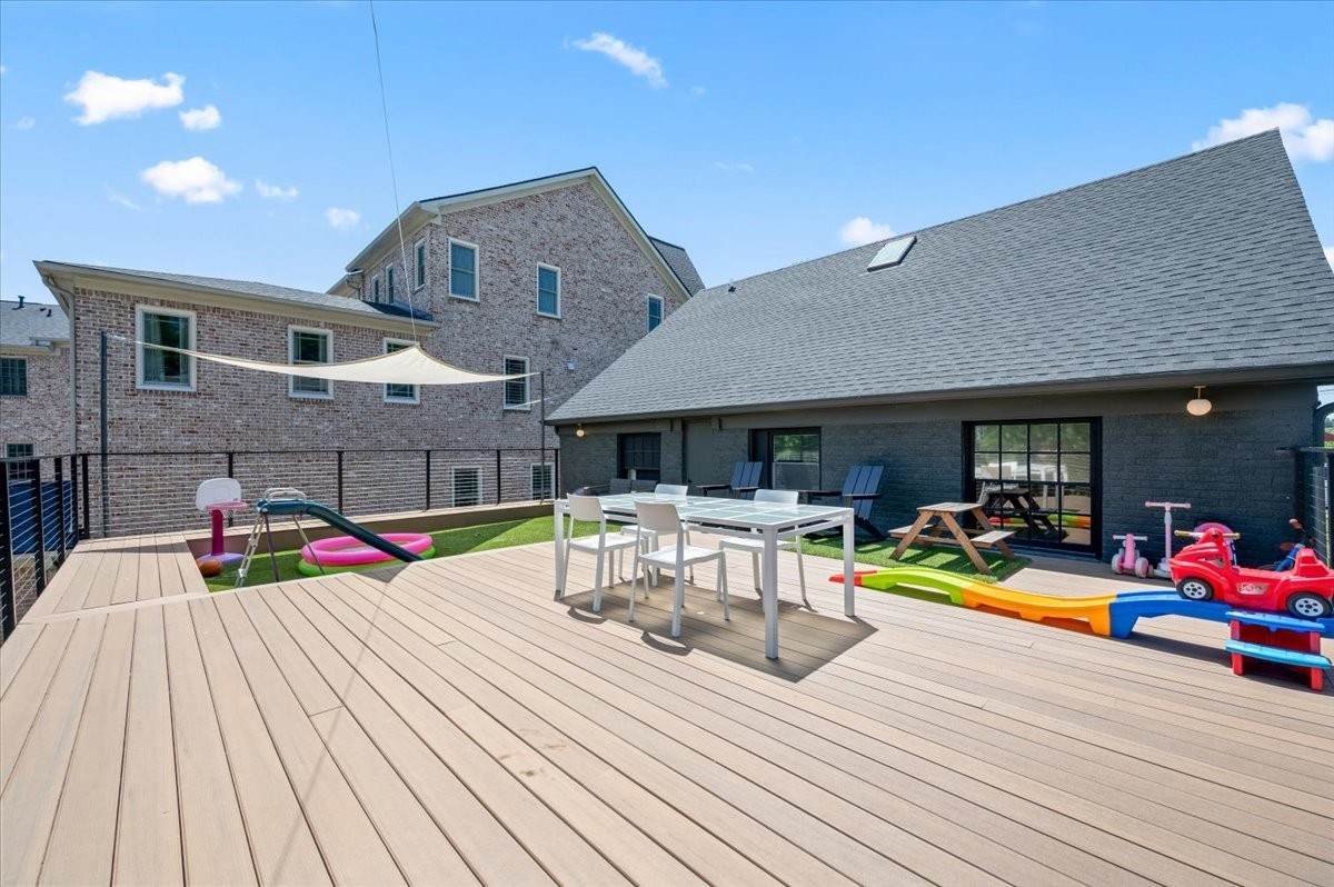 3183 Parthenon Ave - Photo 1