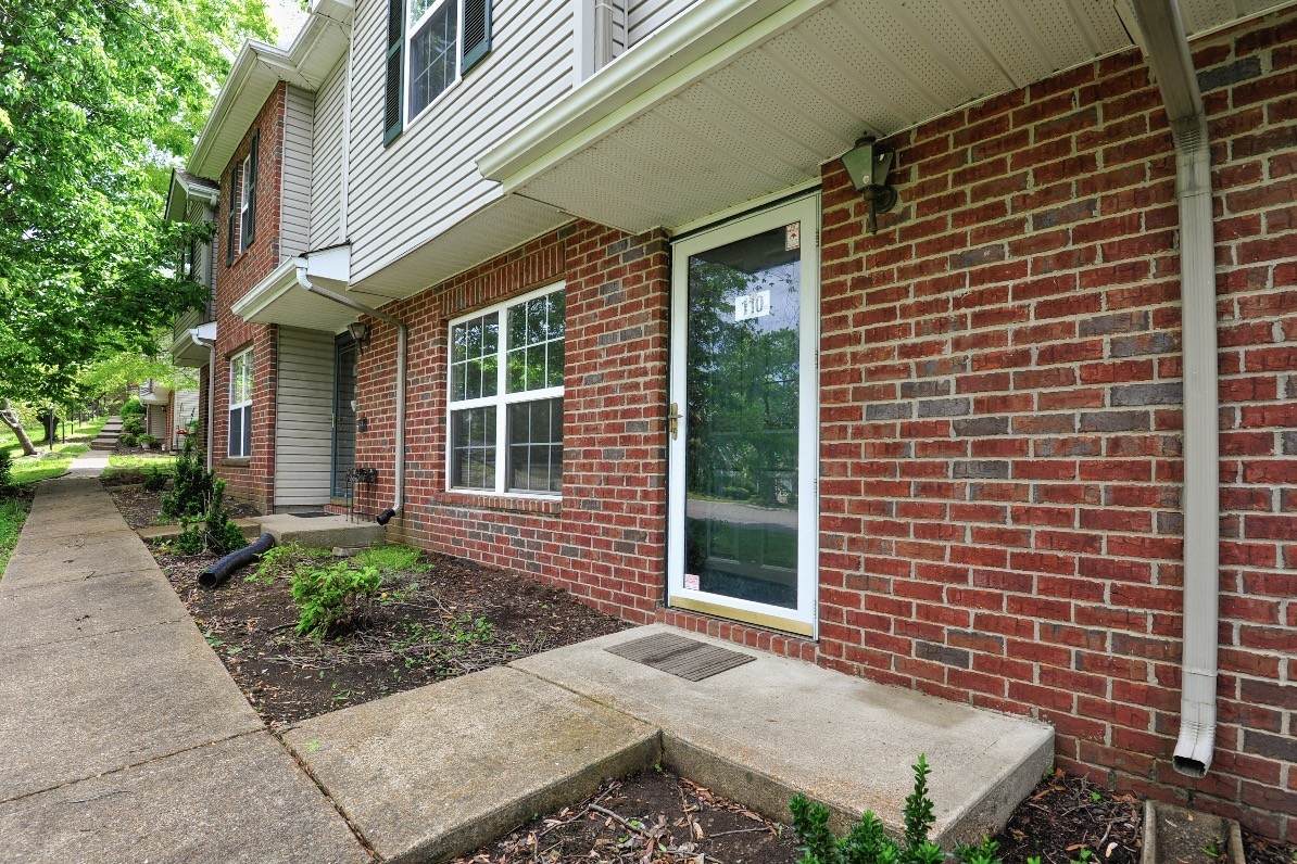 110 Waterview Dr - Photo 1