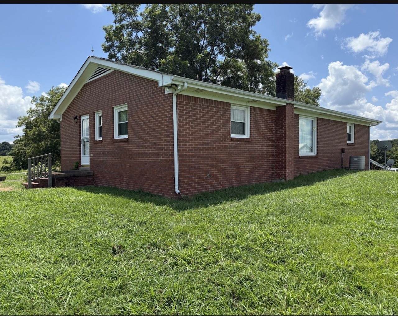 https://bt-photos.global.ssl.fastly.net/nashville/orig_boomver_1_RTC3281001-1.jpg