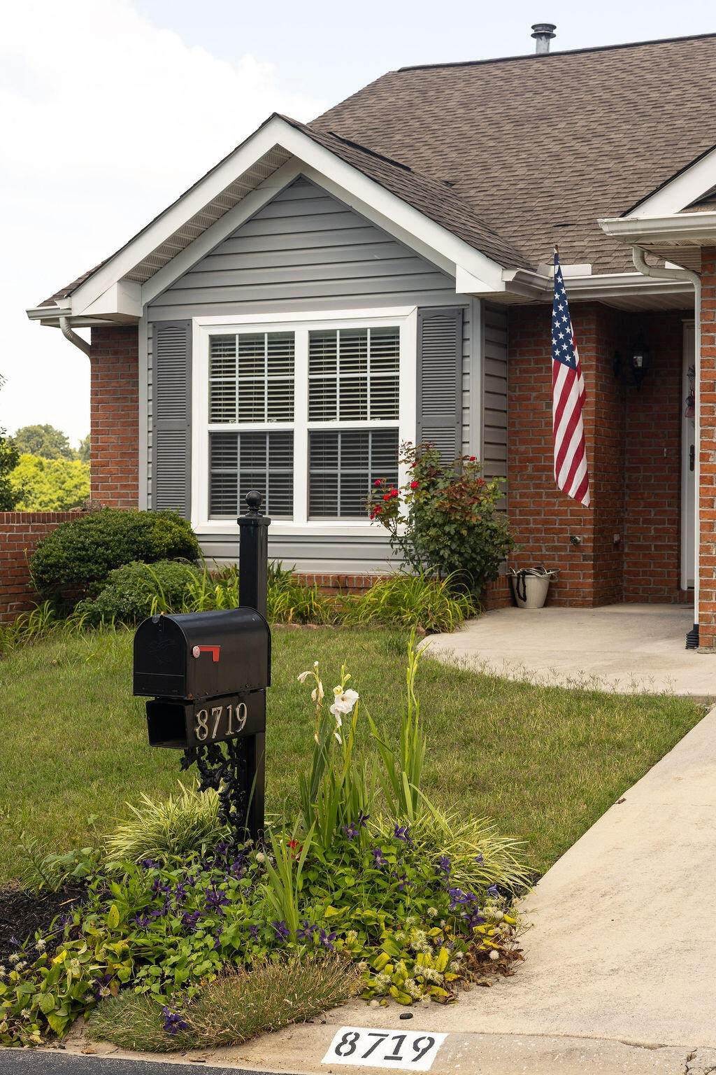 8719 Carriage House Way - Photo 1